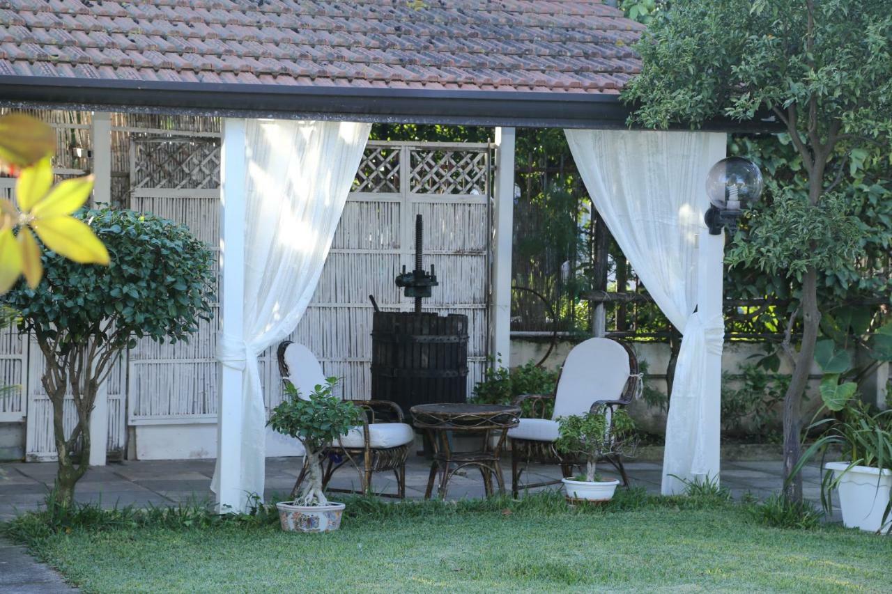 B&B Maison Blanche Pompei Esterno foto